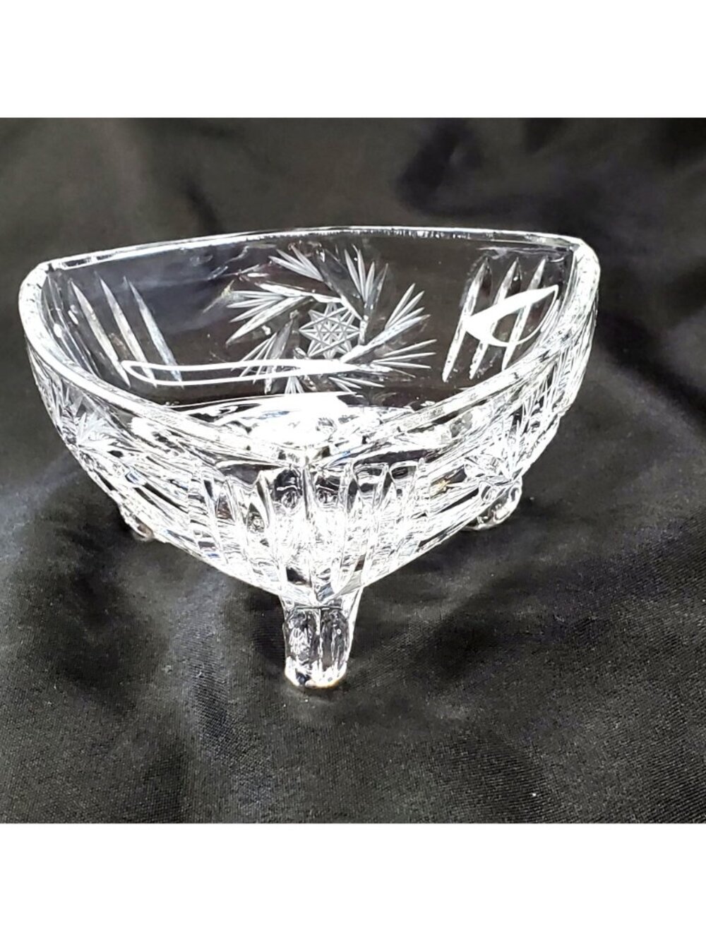 VTG Hazel Atlas Triangular Crystal Candy Bowl Footed Pinwheel Design 4.5 inch - Picture 11 of 13